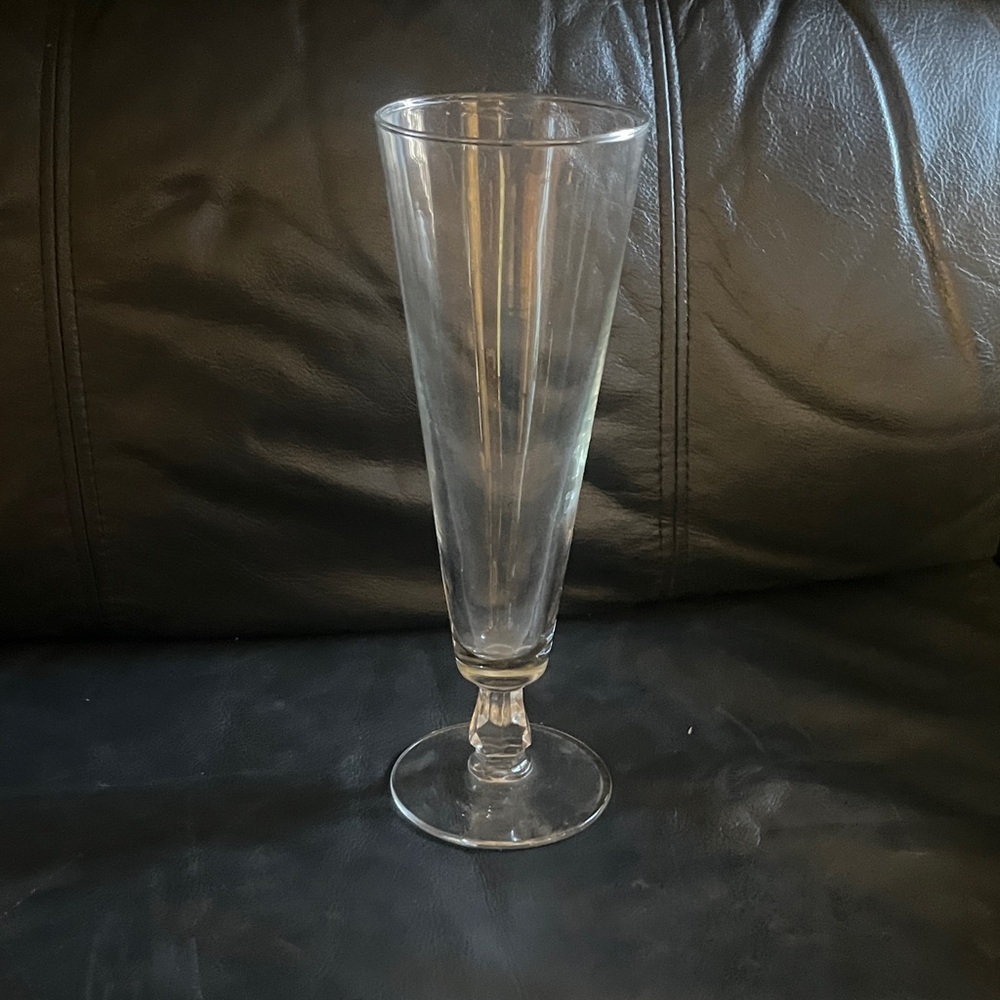 Elegant Clear Glass Champagne Flute (heavy glass)